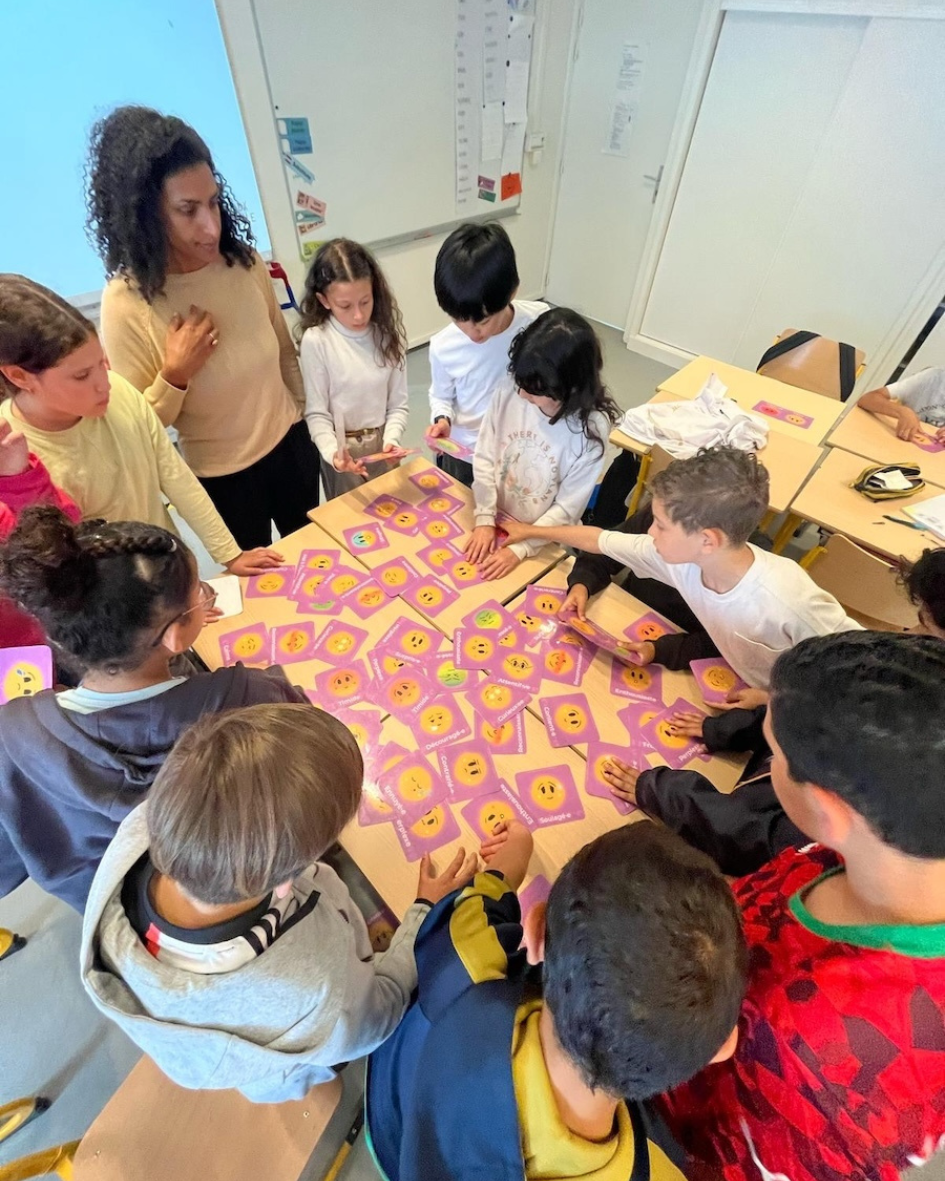 Jeux éducatifs à télécharger pour parler de consentement, du numérique et des émotions avec les enfants